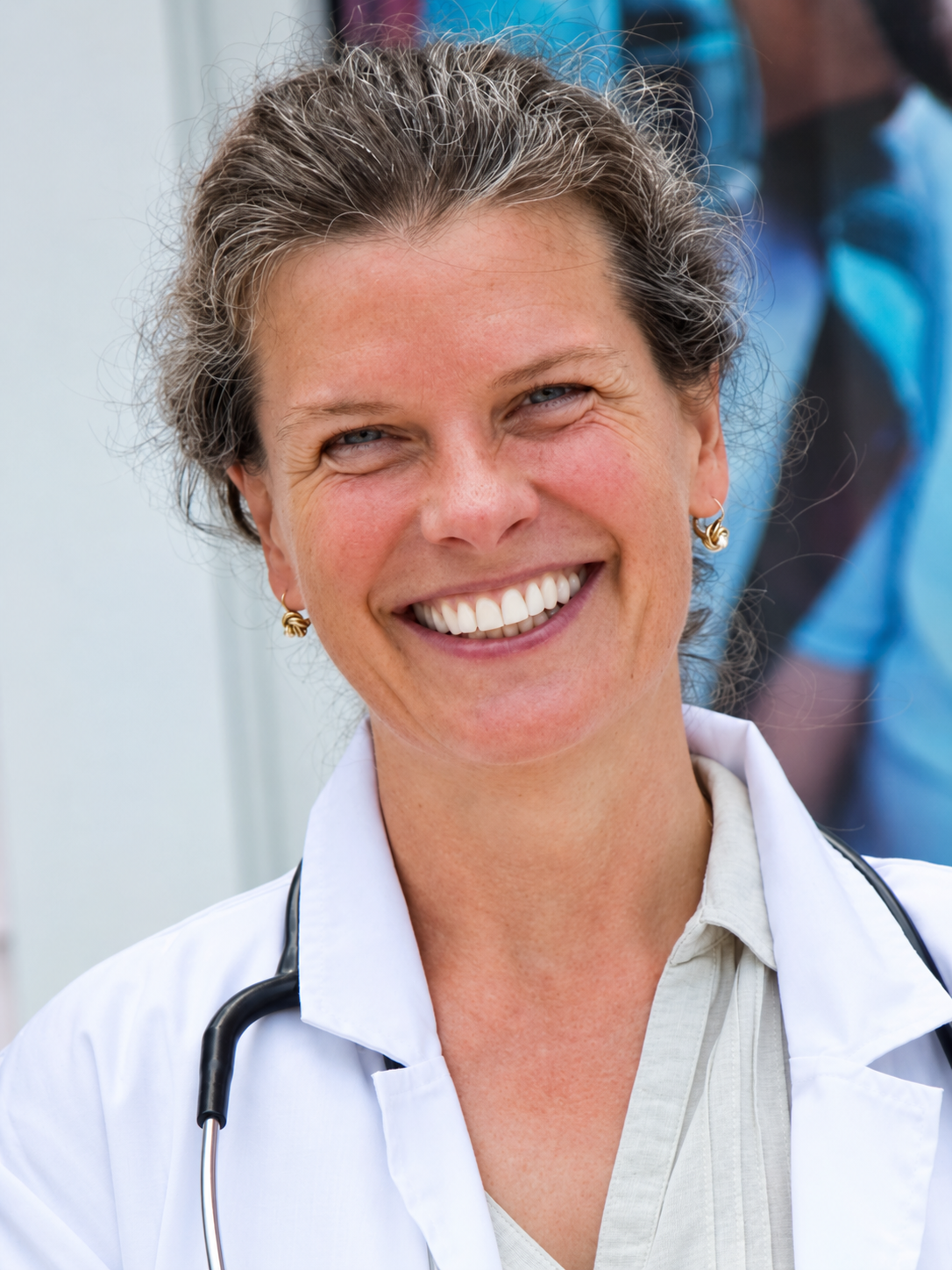 Dr. med. Hilke Molsen Hausarzt, bzw. Allgemeinarzt bot eine ideale Grundlage dafür, sich der Einflüsse von sozialem Umfeld, Familie